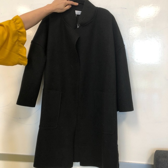 Black Oversized Coat with pockets - Picture 3 of 5